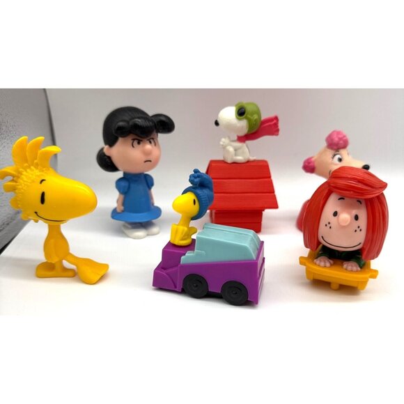 Peanuts Figurines McDonald’s Figures 2015/2018 &Others Snoopy, Charlie Brown - Picture 1 of 3